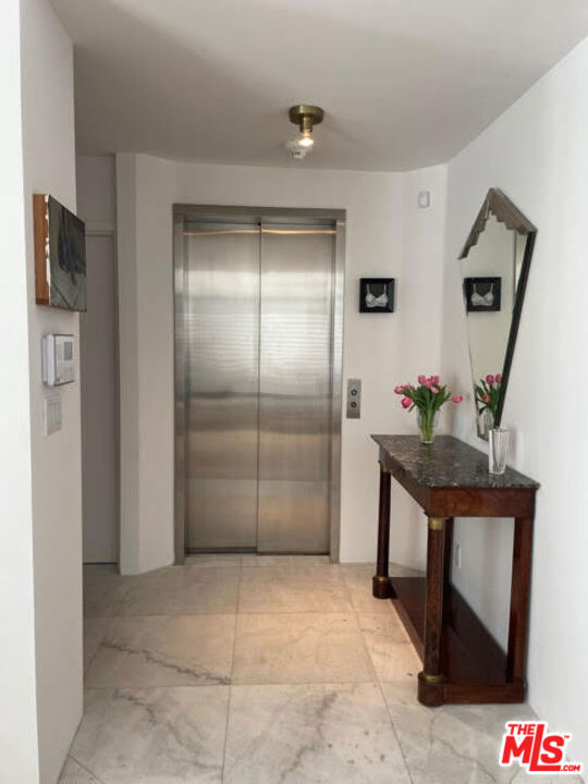 9033 VISTA GRANDE Street, West Hollywood CA: https://media.crmls.org/mediaz/aa0825ee-a0e9-4e86-b742-1139dda0073f.jpg
