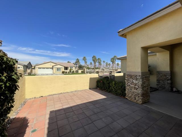81449 Avenida Romero, Indio CA: https://media.crmls.org/mediaz/aa0867f2-1260-4b81-b250-e1c642f4d70d.jpg