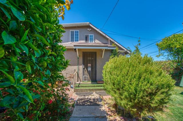 1117 Garner Avenue, Salinas CA: https://media.crmls.org/mediaz/aa088681-5f9d-4366-b241-66912b8a5d39.jpg