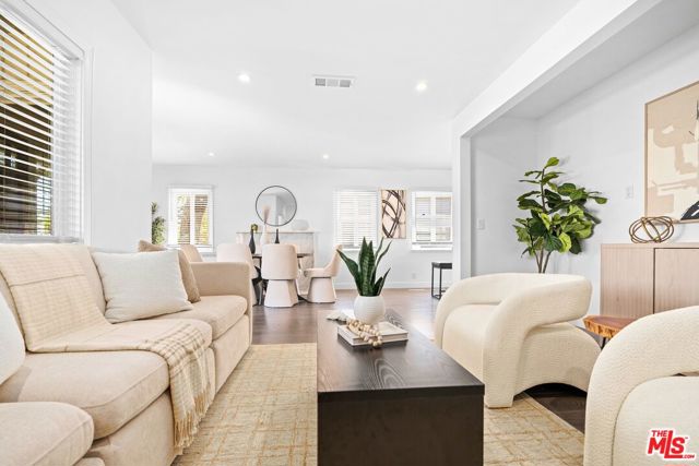 6460 W 84th Street, Los Angeles CA: https://media.crmls.org/mediaz/aa089a27-453e-4667-9494-3fc09abfb566.jpg