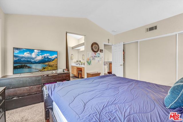 27632 Kevin Place, Santa Clarita CA: https://media.crmls.org/mediaz/aa08ab1c-f1e1-4231-8ba4-cd05d549e2ec.jpg