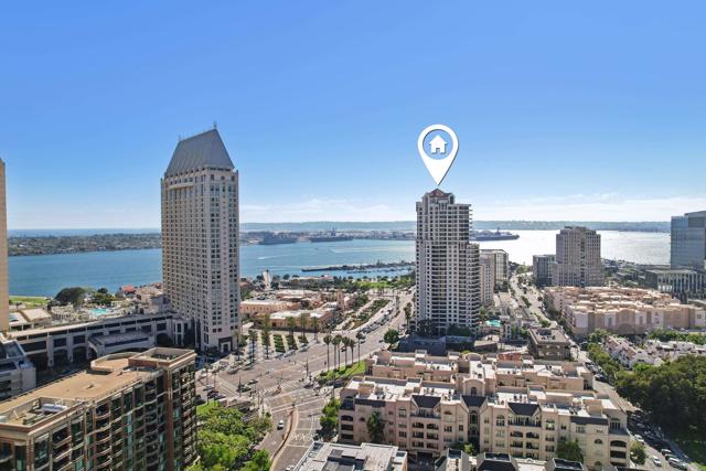700 Front St, San Diego CA: https://media.crmls.org/mediaz/aa08b150-3b26-4d46-bbe3-8f3c41b3f4fa.jpg