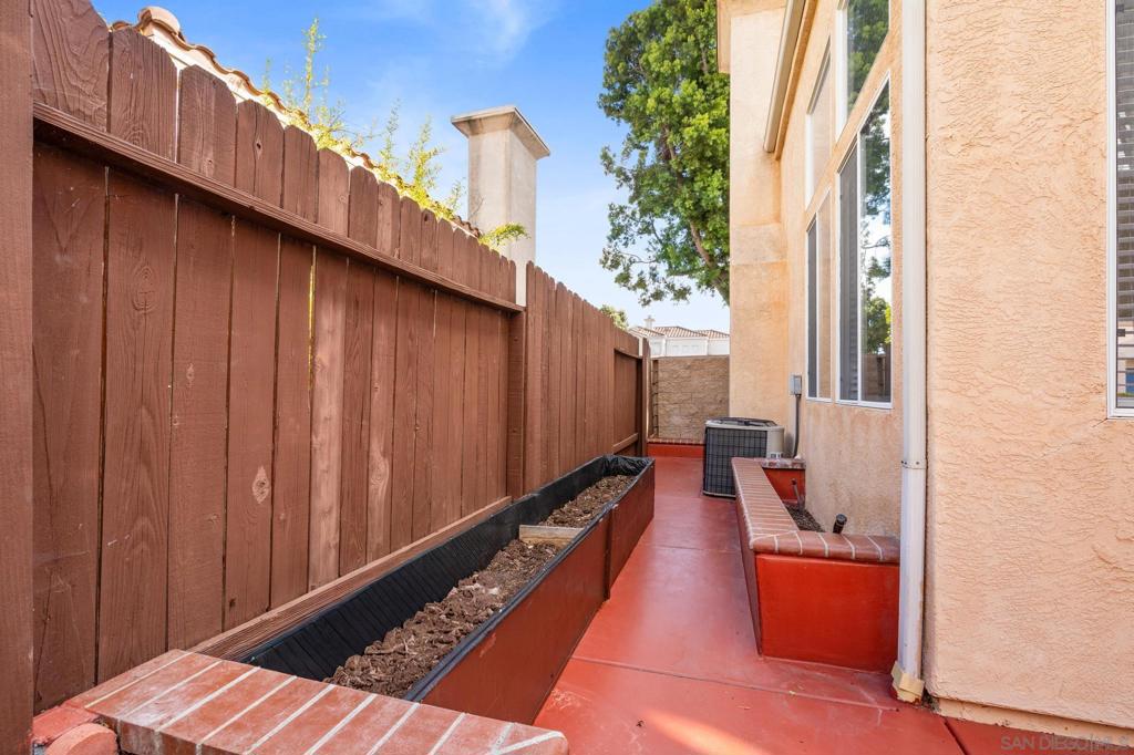 MLS #250042587SD image #14