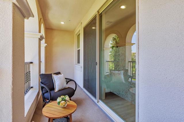1040 Darwin Terrace, Sunnyvale CA: https://media.crmls.org/mediaz/aa09bab6-eaa8-496a-80b2-321fd964a51c.jpg