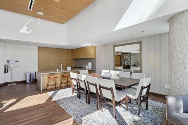 888 W E St, San Diego CA: https://media.crmls.org/mediaz/aa09d4dc-1034-4906-ae20-f4a148e936a7.jpg