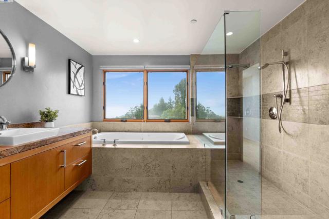 103 Diablo Dr, Oakland CA: https://media.crmls.org/mediaz/aa0b05f2-f3a7-4412-8721-743470c1687f.jpg
