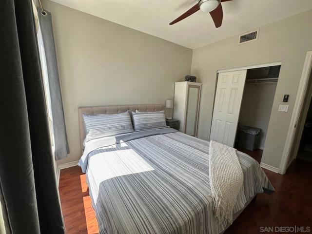 1240 India St, San Diego CA: https://media.crmls.org/mediaz/aa0b1ec0-6e37-4d18-990f-dd7b40c8f006.jpg