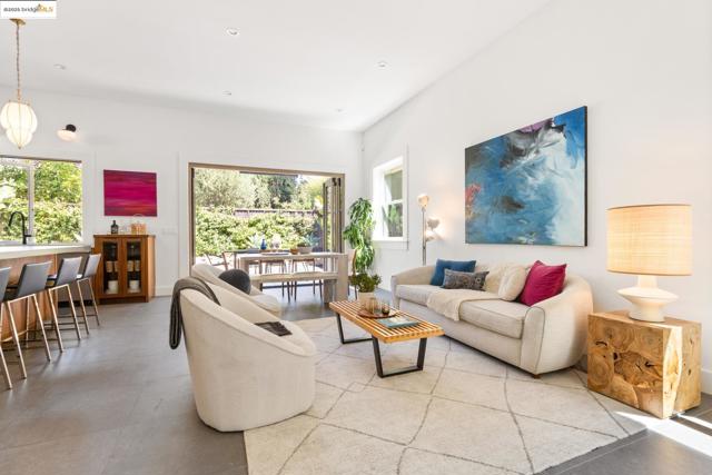 5734 Maccall St, Oakland CA: https://media.crmls.org/mediaz/aa0b5d62-53d8-4530-a253-a4b1277499d6.jpg