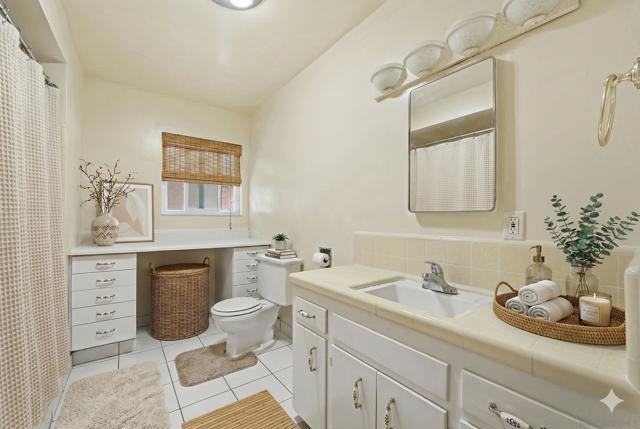 4040 Yale Ave, La Mesa CA: https://media.crmls.org/mediaz/aa0b93e7-650b-4ac9-950f-cdc36c189387.jpg