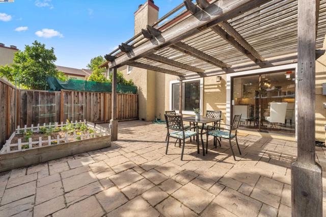 40654 WOLCOTT PLACE, Fremont CA: https://media.crmls.org/mediaz/aa0bd638-9551-4ac9-9039-a0030fc6cda1.jpg