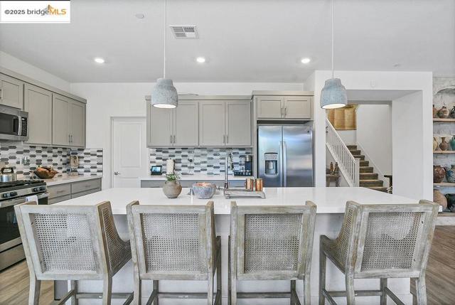 5153 MANIAGO WAY, Antioch CA: https://media.crmls.org/mediaz/aa0bdfd1-3bca-4e04-bf7c-9d4220eec0a4.jpg