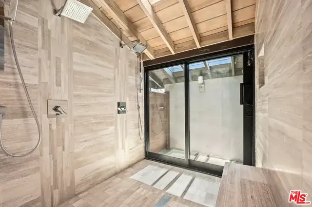 24608 Malibu Road, Malibu CA: https://media.crmls.org/mediaz/aa0c08d9-a9e9-4fd4-89e8-08ddea110797.jpg