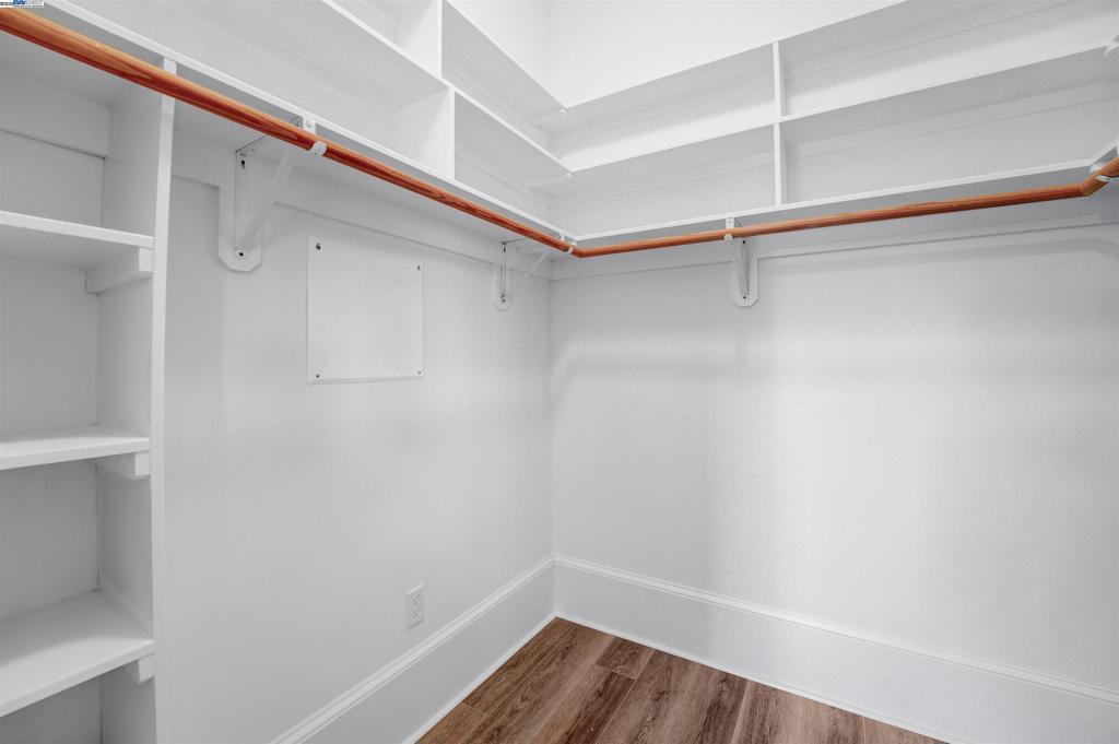 https://media.crmls.org/mediaz/aa0cce4d-a20d-4714-bef7-8bcb57e18fd8.jpg?preset=X-Large