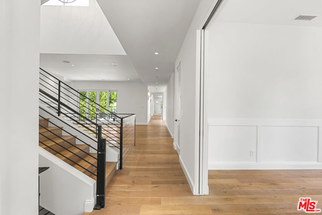 530 N Alta Vista Boulevard, Los Angeles CA: https://media.crmls.org/mediaz/aa0d1a72-89bc-4f00-8cb9-4623bc4d31ad.jpg