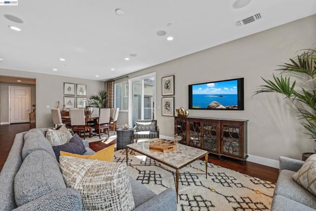 883 Barney Com, Livermore CA: https://media.crmls.org/mediaz/aa0e8a09-c244-4bfb-8cb7-ea47789559ba.jpg