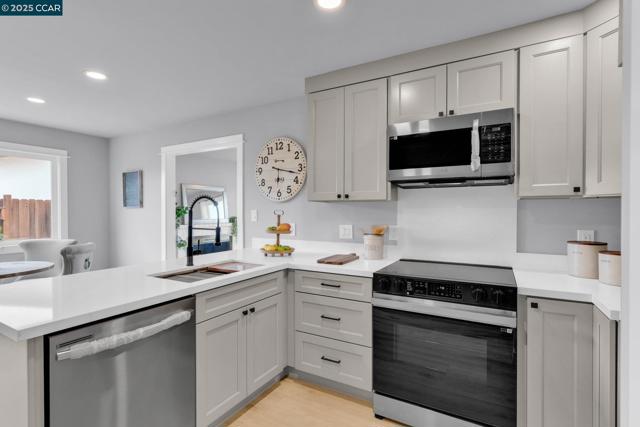 206 Princeton Ave, Vallejo CA: https://media.crmls.org/mediaz/aa0ecea7-1c87-4053-9bac-d36d77dbbe28.jpg