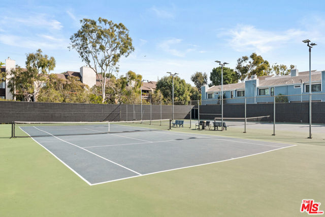 8160 Manitoba Street, Playa del Rey CA: https://media.crmls.org/mediaz/aa0f5849-c2e7-4277-8d7b-73c04cfd48cb.jpg