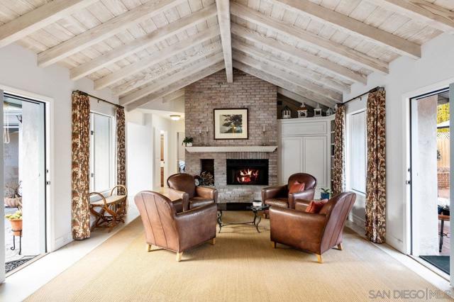 1059 Hymettus Ave, Encinitas CA: https://media.crmls.org/mediaz/aa103329-9dbc-4c7a-8d30-41845421941e.jpg