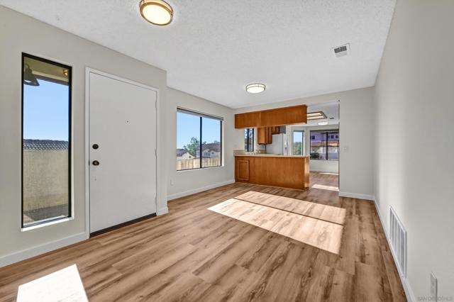 1412 Timber Gln, Escondido CA: https://media.crmls.org/mediaz/aa105248-7ba9-482b-b33a-a071c17bede6.jpg