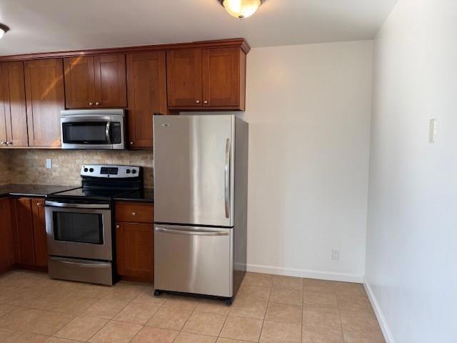 467 Clinton Street, Redwood City CA: https://media.crmls.org/mediaz/aa107275-f6b1-4f05-a689-6745b07fcc7c.jpg