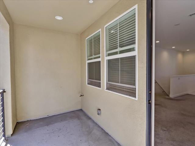 1452 N Harbor Boulevard, Santa Ana CA: https://media.crmls.org/mediaz/aa10c324-d942-4f99-bb70-8f45e04ea422.jpg