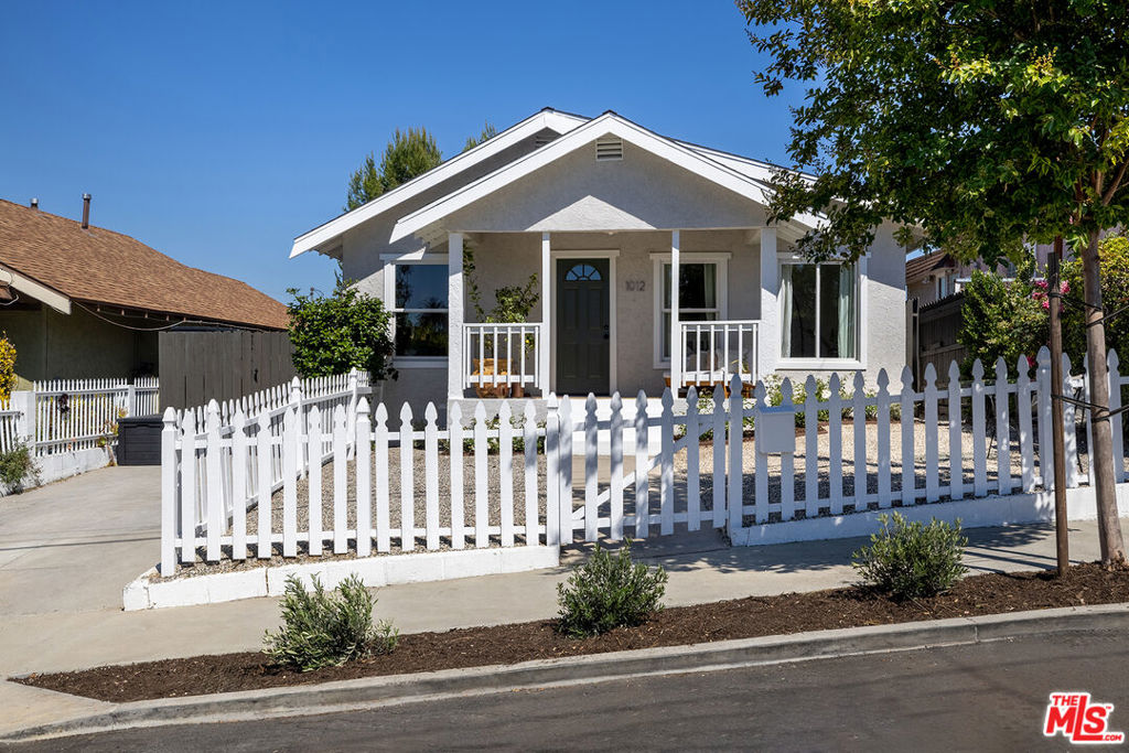 1012 Dexter Street