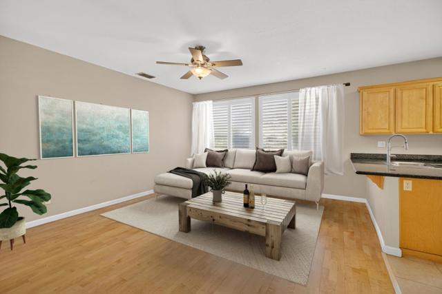 5817 Spring Flower Drive, Elk Grove CA: https://media.crmls.org/mediaz/aa11edff-9c60-4213-80f6-3a6a35aee052.jpg