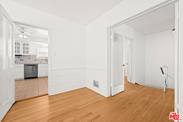 3715 Homeland Drive, View Park CA: https://media.crmls.org/mediaz/aa1256ed-0df8-4155-a585-ffbff6669a1f.jpg