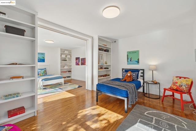 2671 Shasta Rd, Berkeley CA: https://media.crmls.org/mediaz/aa125cbd-40a0-40e3-8ea0-e057d0fd0f08.jpg