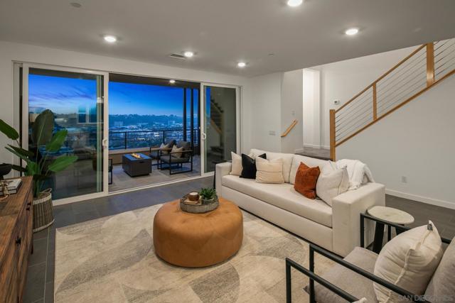2779 VIA ALTA PL, San Diego CA: https://media.crmls.org/mediaz/aa13111b-c0a7-4d16-9f2f-1bb18b8903f9.jpg