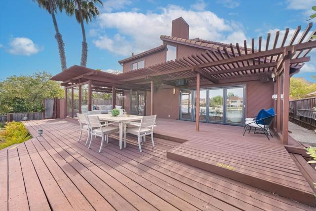 707 Santa Cruz Lane, Foster City CA: https://media.crmls.org/mediaz/aa13170a-ab60-4b36-8fb2-c33eee27f881.jpg