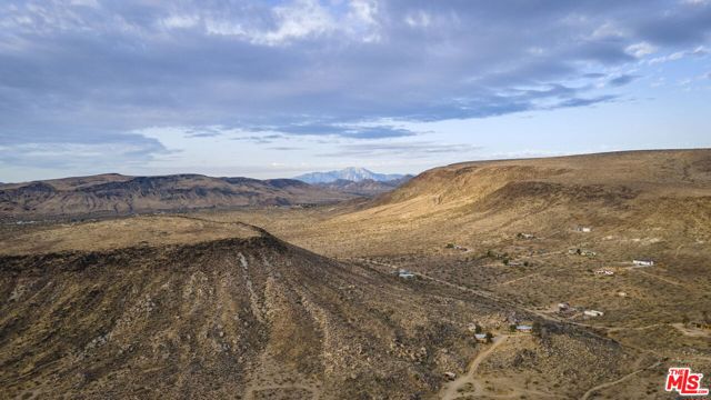2339 Inca Trail, Yucca Valley CA: https://media.crmls.org/mediaz/aa137dd3-5083-43d7-bb7d-348054f611dc.jpg