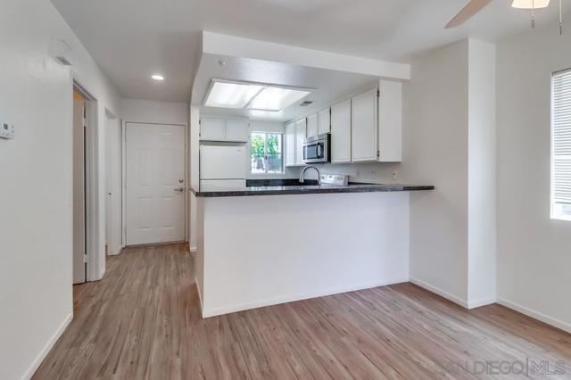 8945 Arlingdale Way, Spring Valley, California 91977, 2 Bedrooms Bedrooms, ,2 BathroomsBathrooms,Condominium,For Sale,Arlingdale Way,250032679SD