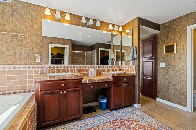 Image 44 of 60 For 1017 Vineyard Dr