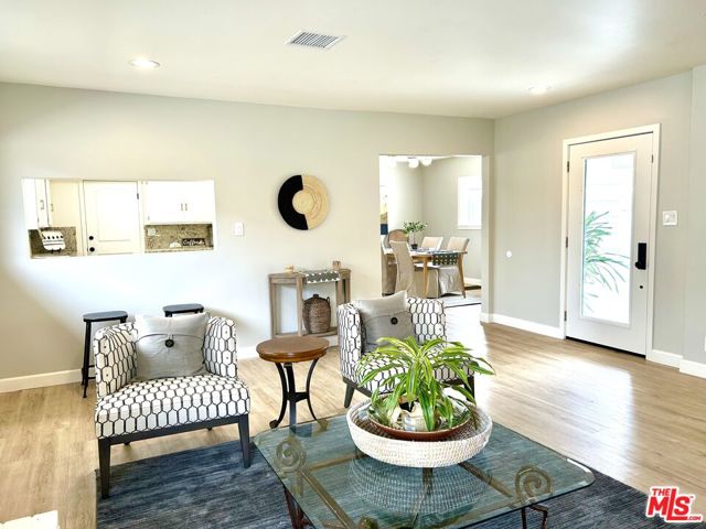 4203 W 141st Street, Hawthorne CA: https://media.crmls.org/mediaz/aa151982-1404-49b1-a464-25039b1d4230.jpg