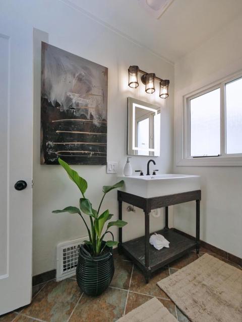 3000 56th Avenue, Oakland CA: https://media.crmls.org/mediaz/aa1519e0-5cde-411e-b498-c33f2f24467a.jpg