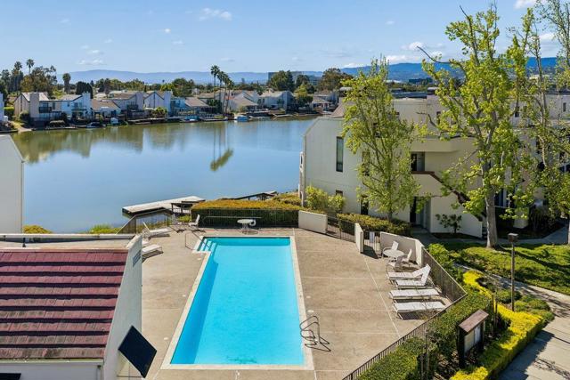 234 Shorebird Circle, Redwood City CA: https://media.crmls.org/mediaz/aa15b1d5-7abd-4148-8d81-bdab5d5d30e4.jpg