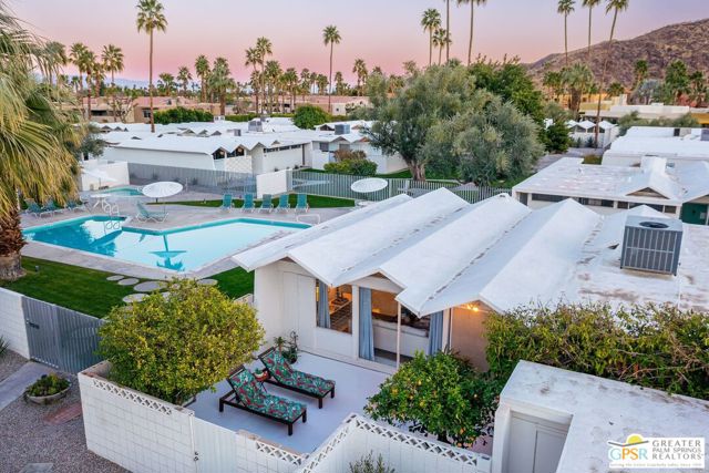1772 S Araby Drive, Palm Springs CA: https://media.crmls.org/mediaz/aa15bea7-cbce-4622-982b-82cf855d1116.jpg