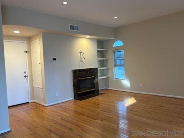 8641 Via Mallorca, La Jolla CA: https://media.crmls.org/mediaz/aa15f0d6-e079-479f-bdea-06ecfe4b9cb0.jpg