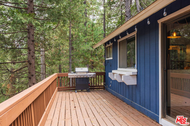 26645 Lake Forest Drive, Twin Peaks CA: https://media.crmls.org/mediaz/aa18010e-a11b-4269-bc30-09a9ad3067b3.jpg