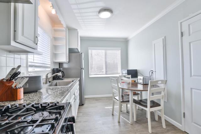 1431 Dwight Way, Berkeley CA: https://media.crmls.org/mediaz/aa18c584-ba16-4650-9c51-42e0dce1d0d4.jpg