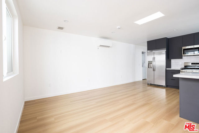 Image 16 of 17 For 650 La Jolla Avenue