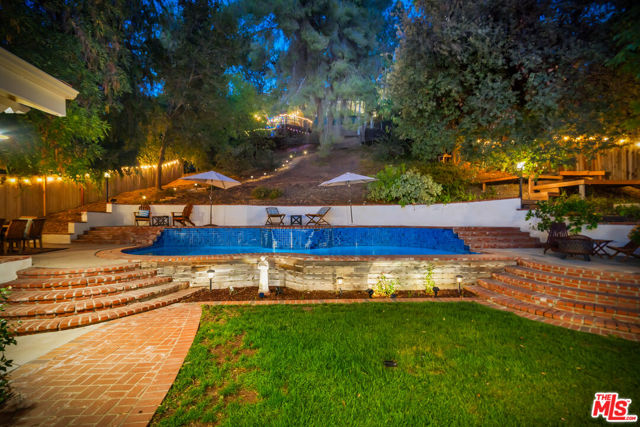 5252 Vanalden Avenue, Tarzana CA: https://media.crmls.org/mediaz/aa196843-7bc7-4346-a9bc-c33594c8dee5.jpg