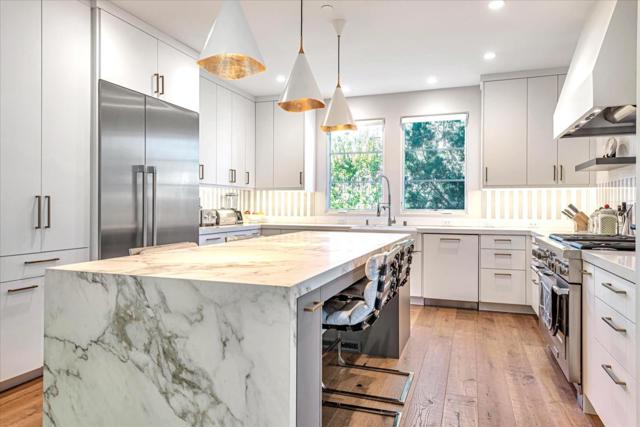 2101 Valparaiso Avenue, Menlo Park CA: https://media.crmls.org/mediaz/aa19e437-a85d-4fcc-bb70-3a3942d68b69.jpg