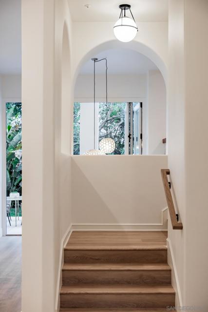 2815 Santa Fe Vista Ct, Encinitas CA: https://media.crmls.org/mediaz/aa1b1ad1-2f39-4738-992b-3c0a3bb8f6d9.jpg