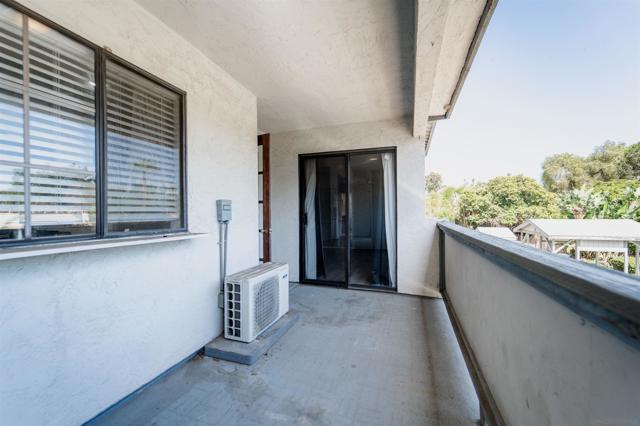 4847 Parks Ave, La Mesa CA: https://media.crmls.org/mediaz/aa1b9167-d382-4cbd-b59e-2d02cf4b94ef.jpg
