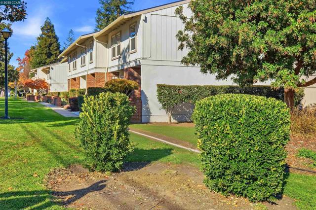 1804 Wildbrook Ct, Concord CA: https://media.crmls.org/mediaz/aa1c4f98-174d-41e0-9e74-f5fea1f3b5af.jpg