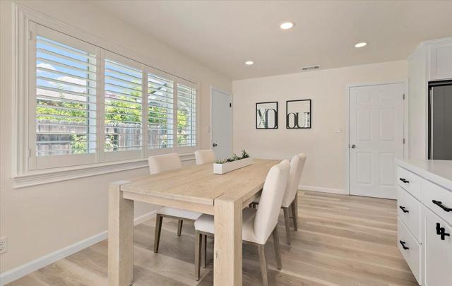 907 Bainbridge ct, Sunnyvale CA: https://media.crmls.org/mediaz/aa1c7466-ce4f-406c-bfbb-f526e37e5ed0.jpg