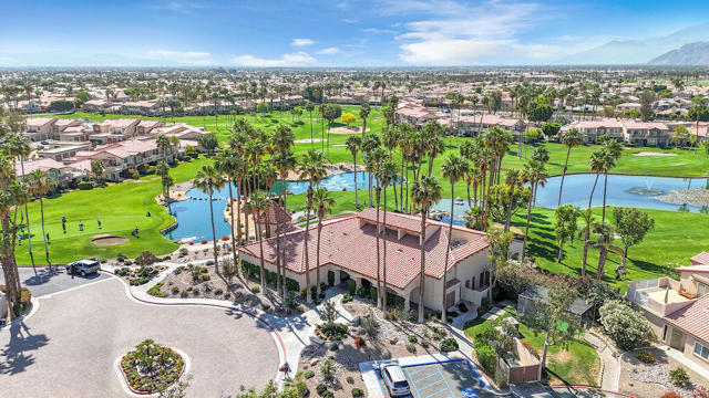 78179 Crimson Court, La Quinta CA: https://media.crmls.org/mediaz/aa1c83d3-cc99-4bde-b044-8ed86797a277.jpg