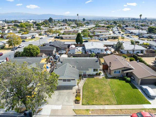 582 E Alvin Drive, Salinas CA: https://media.crmls.org/mediaz/aa1c9e09-02b1-406c-a6f2-6b334385c0f3.jpg